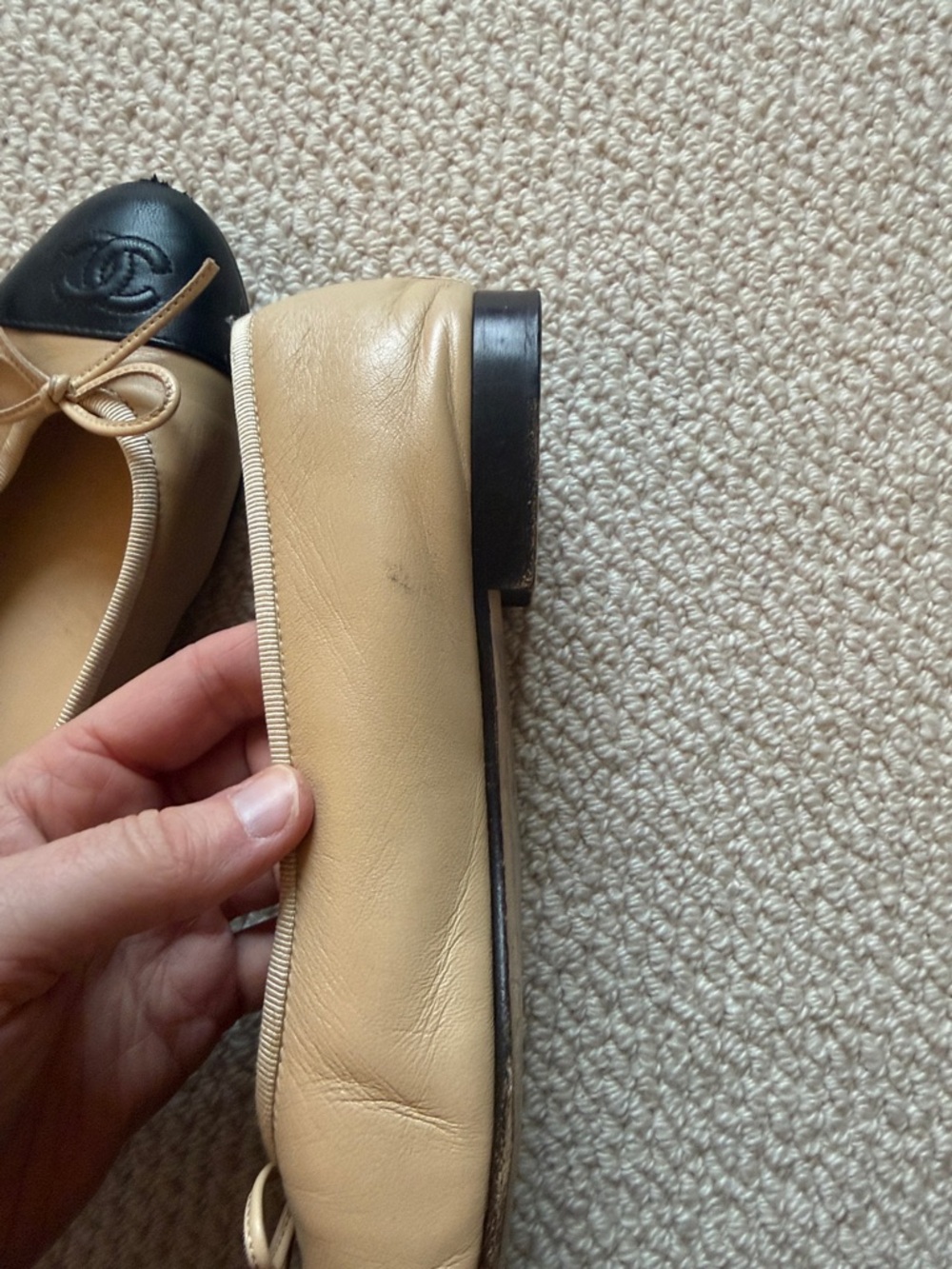 CHANEL Beige and Black Leather Cap-Toe Ballet Flats - Picture 5 of 8